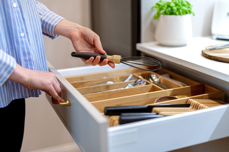 Organise kitchen drawer